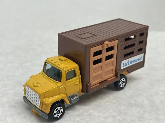 トミカ 107　フォード キャトルトラック　本体