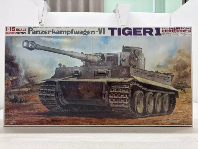 バンダイ 1/15 RC ドイツ6号重戦車タイガー1