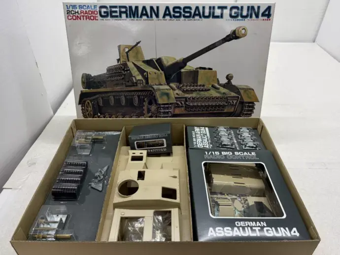 バンダイ 1/15 RC ドイツ4号突撃砲戦車