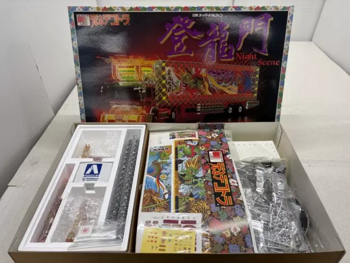 アオシマ 1/32 光るデコトラ LED 日野 スーパードルフィン 登龍門 Night Scene