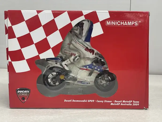 PMA 1/18 ドゥカティ デスモセディチ GP09　パッケージ