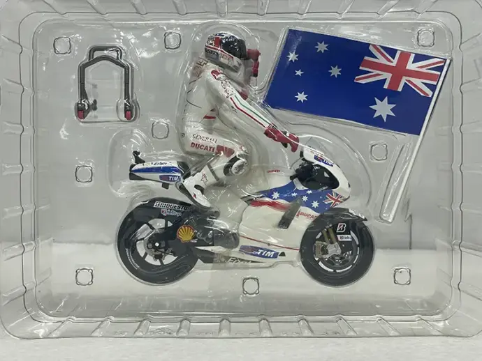 PMA 1/18 ドゥカティ デスモセディチ GP09　1