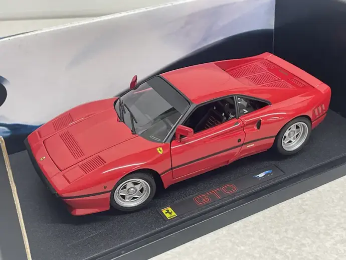 ホットウィールエリート 1/18　フェラーリGTO　1