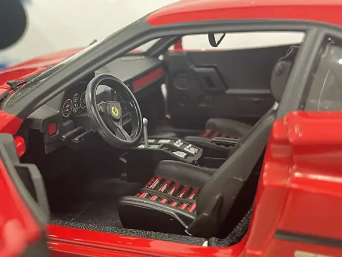 ホットウィールエリート 1/18　フェラーリGTO　4