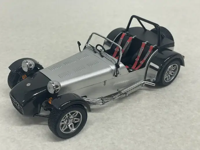 京商　1/18ケータハム スーパーセブン サイクルフェンダー　1