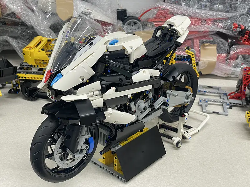 #42130 BMW M1000RR 本体