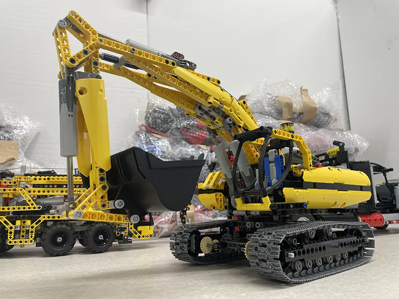 #8043 ショベルカー フロント