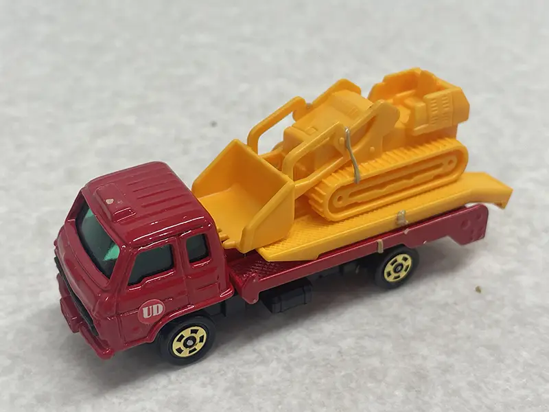 トミカ コンドル ブルドーザキャリア フロント