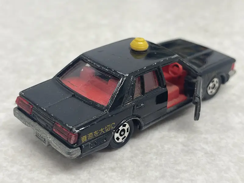 トミカ ニッサン セドリック タクシー(黒箱 280E)リア