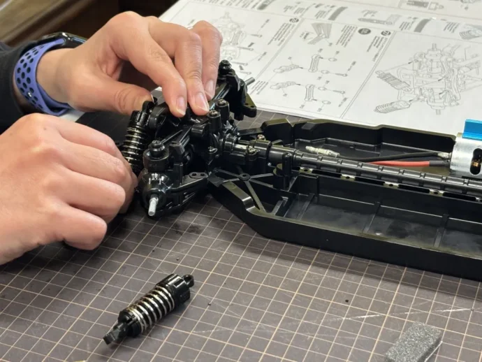 TT-02D 組み立て23