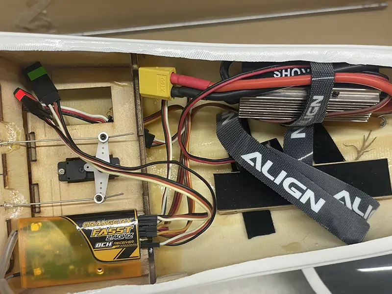 FLYFLY HOBBY ASW-28 メカニックスペース