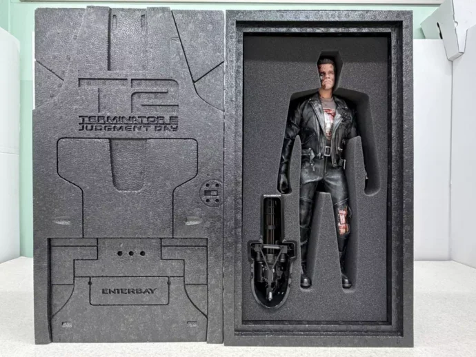 エンターベイ HDマスターピース 1/4 T-800 バトルダメージ版 ターミネーター2