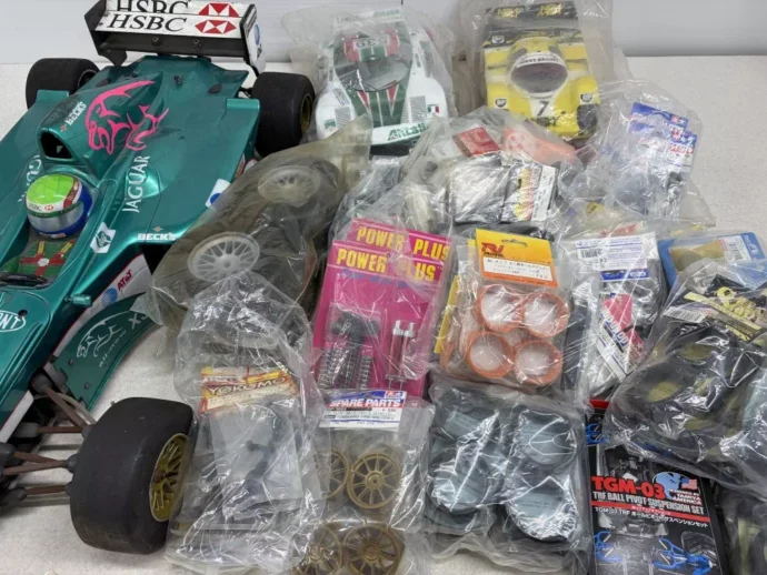 ラジコン　パーツ