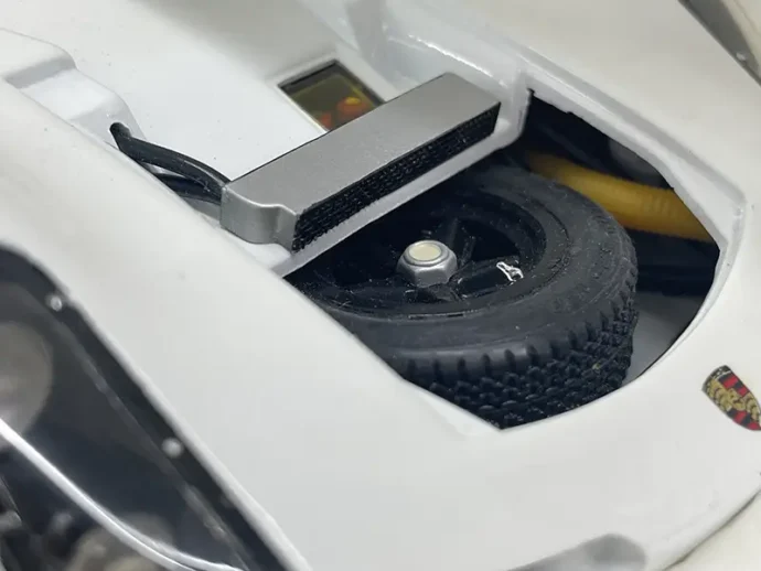 1/18 京商EXOTO PORCHE 910 prototype ボンネット