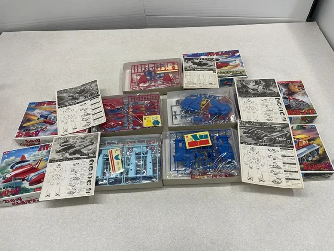 バンダイ カスタムシリーズ 超電磁ロボ コン・バトラーV バトルマシン　キット内容