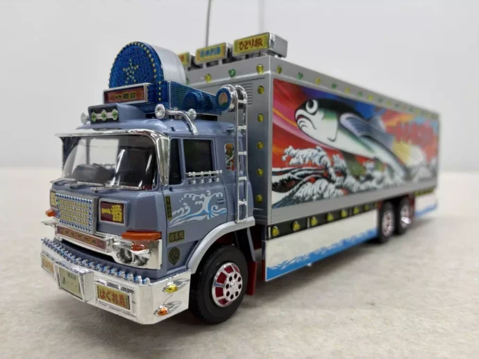 スカイネット 1/32 RC トラック野郎熱風5000キロ