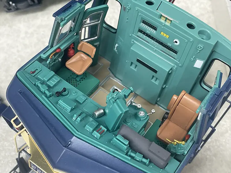 アシェット「ブルートレイン 3車両をつくる」運転席2