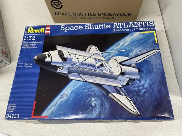 レベル　1/72　スペースシャトルアトランティス