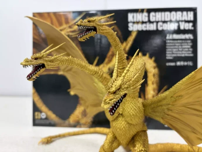 S.H.MonsterArts キングギドラ Special Color Ver.