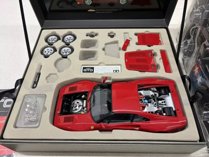 タミヤ 1/12 コレクターズクラブ フェラーリ 288GTO