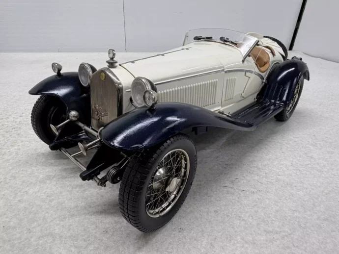 ポケール 1/8 アルファロメオ Spider Touring Gran Sport 1932