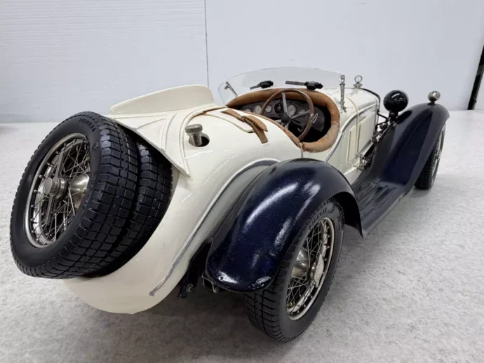 ポケール 1/8 アルファロメオ Spider Touring Gran Sport 1932