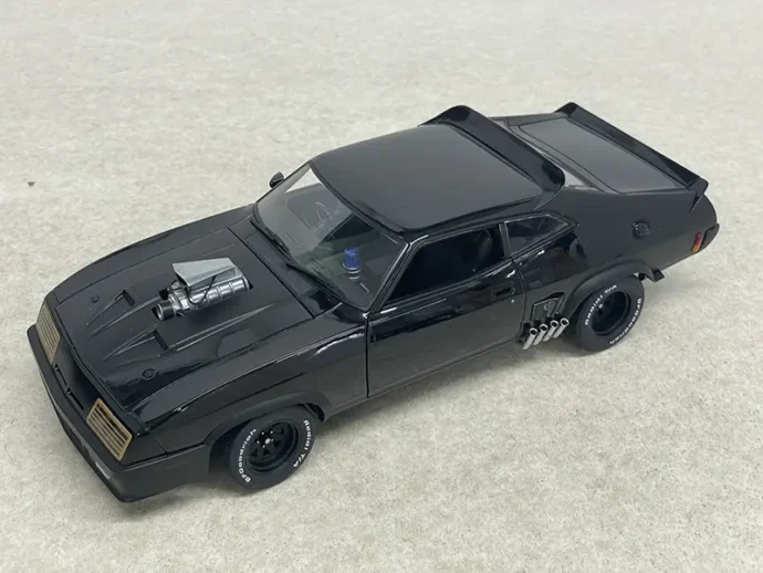 AUTOart 1/18 フォードXBファルコンチューンドバージョン ブラックインターセプター　本体